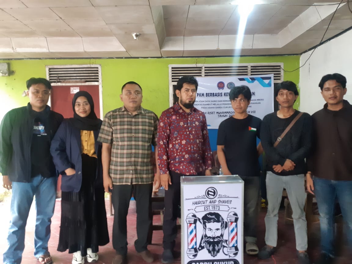 Dosen UMPAR dengan Dukungan RISETMUH Mengadakan Program Pengembangan Kewirausahaan Gardu Cukur di Parepare